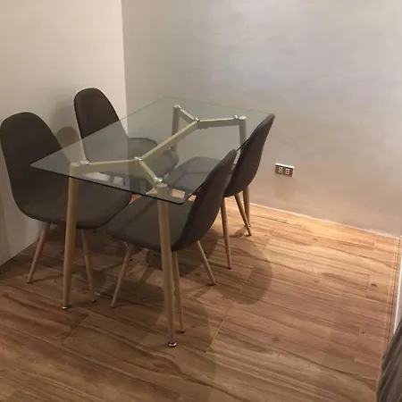 Cozy35Sqm W Parking Balcony Wifi/Netflix Near Mall
